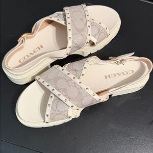 Coach Women's Beige and Cream Sandals
